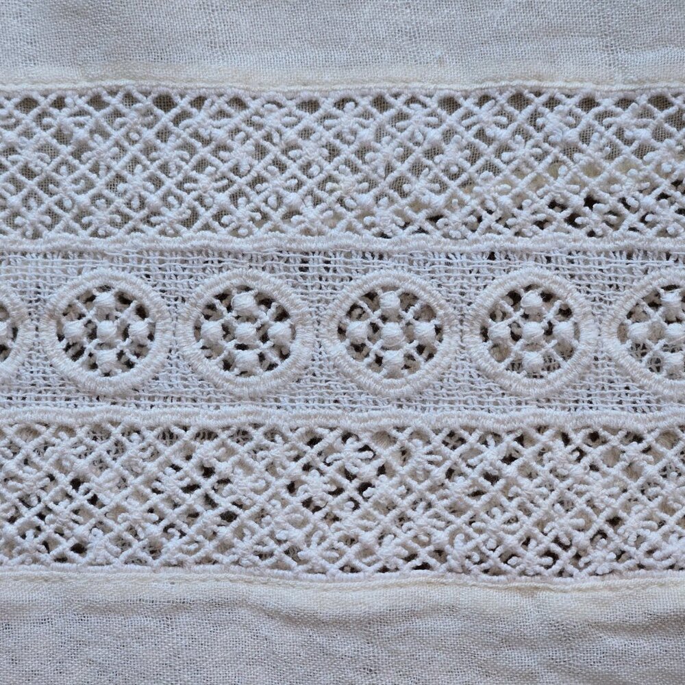 Crochet lace detailed ivory scarf boho - Picture 2 of 6